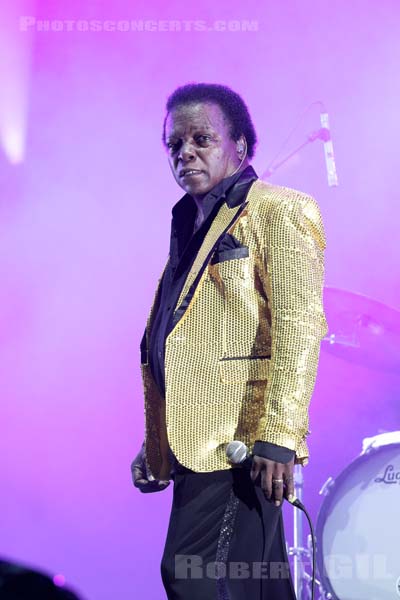 LEE FIELDS AND THE EXPRESSIONS - 2017-08-26 - SAINT CLOUD - Domaine National - Scene de la Cascade - 